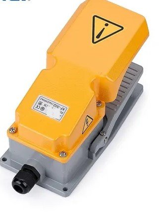 Pedal amarillo con protreccion Grande 15A 250V SFMS-1